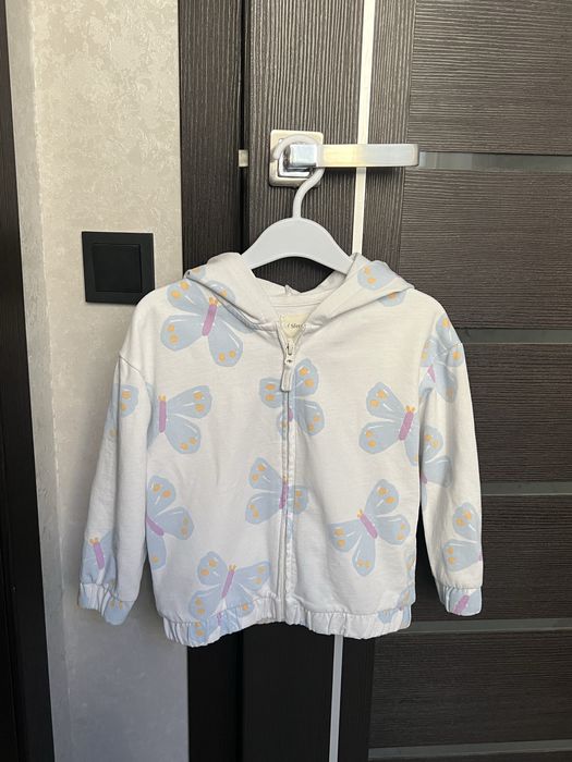 Платья, кофты, джинсы на девочку