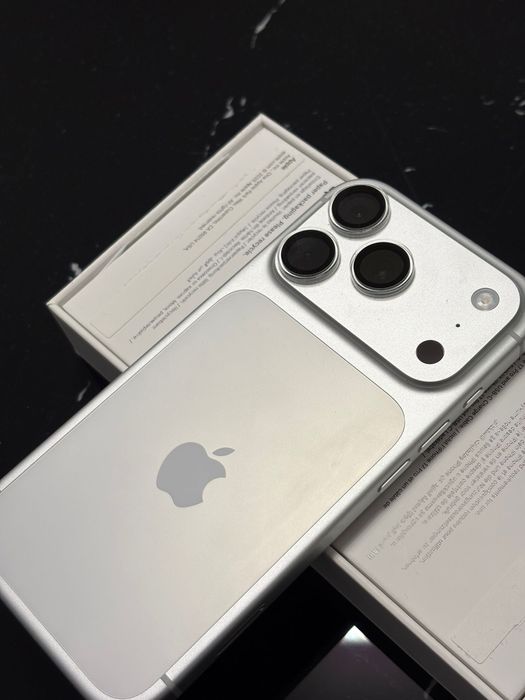 Iphone 17 pro, 256GB, baterie 100%