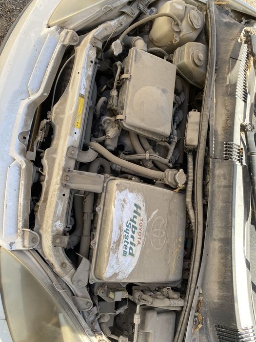 Toyota prius гибрид.                           .