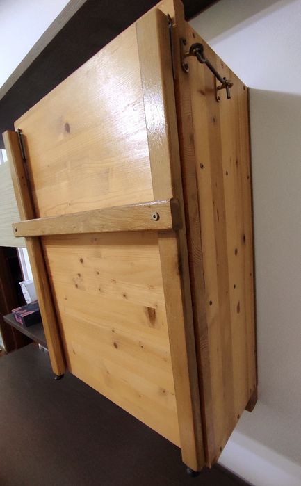 Birou pliabil de perete, masă de perete pliabilă cu rafturi ptr living