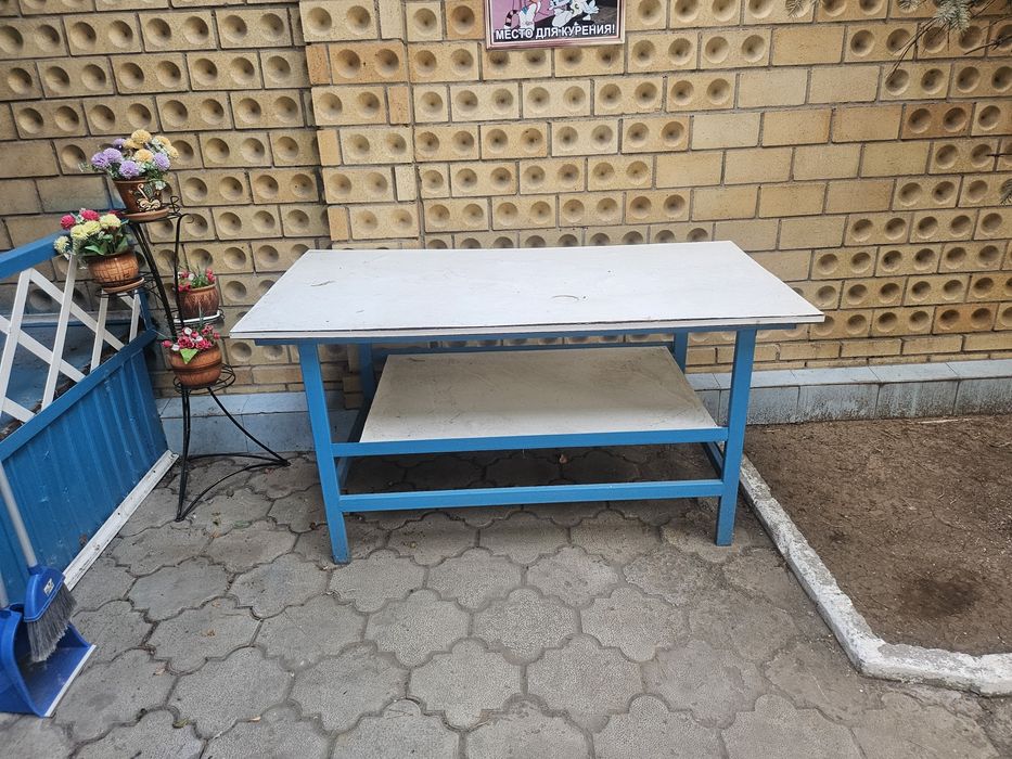 Продам уличные стол