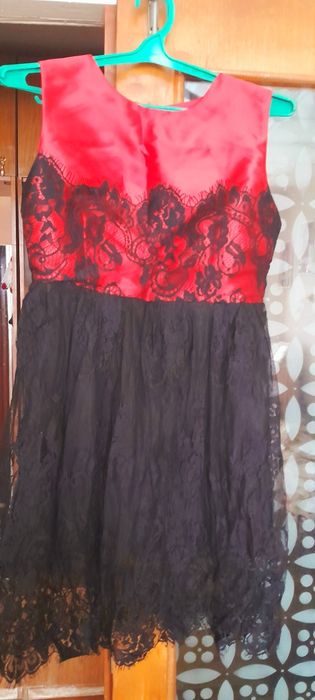 Продам женские платья новые