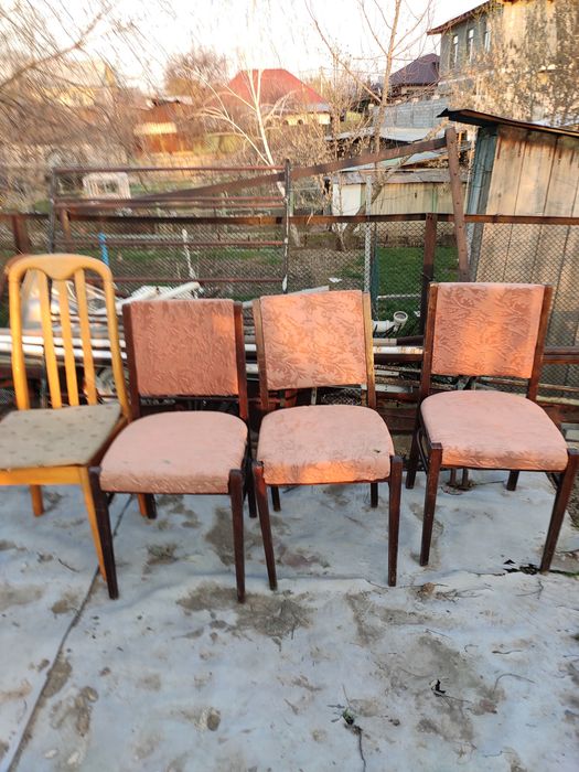 Стулья деревянные