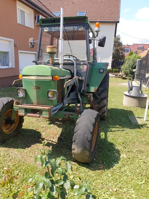 John deere 2130  4x2