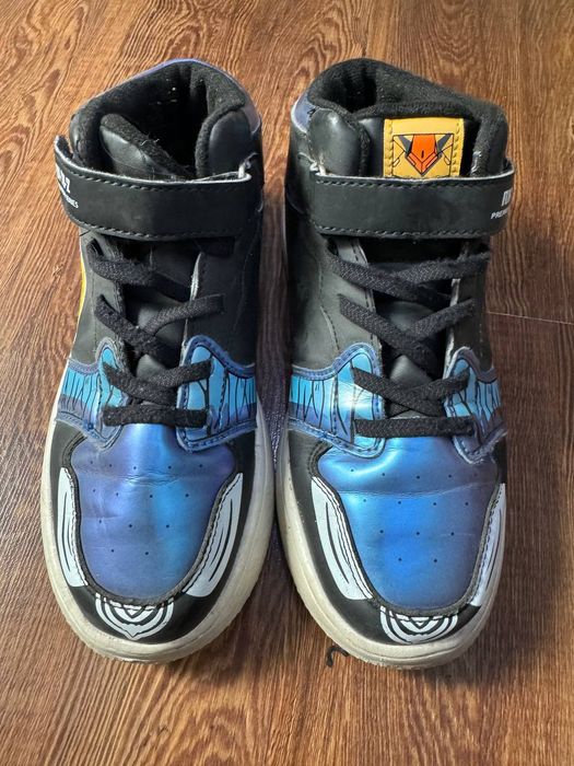 Продаются детские кроссовки утеплённые