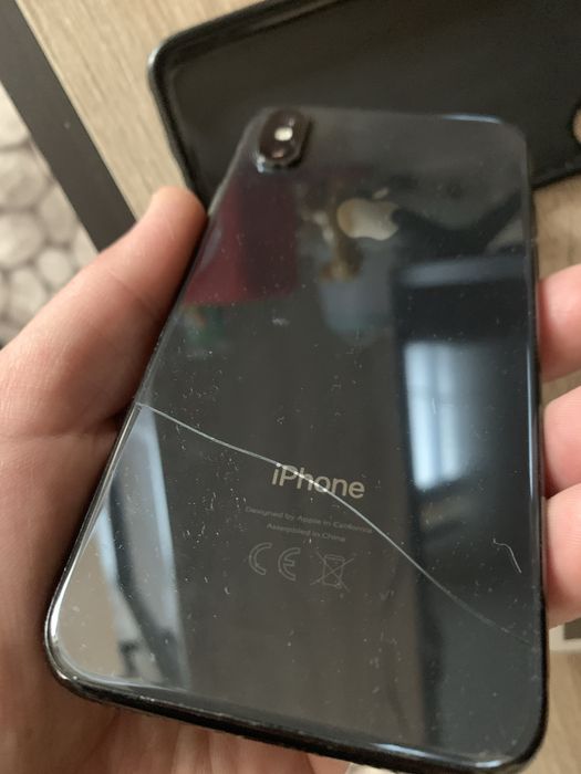 Телефони за части