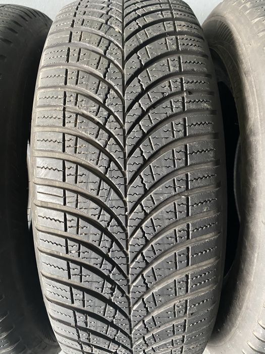 Anvelope 215/65R16 GoodYear Vector 4Seasons Gen-3 102H