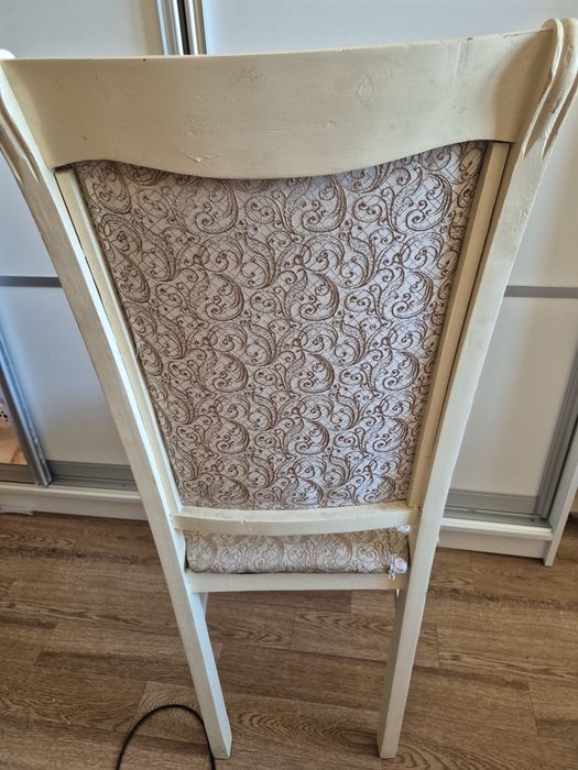 Продаю  кухонный стул