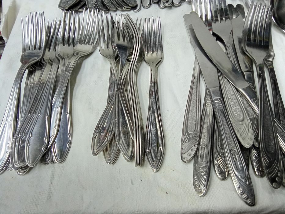 Ретро прибори за хранене