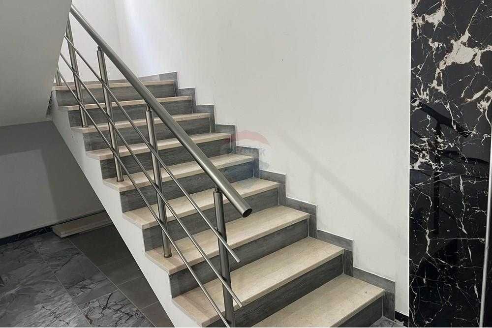 Продава се Двустаен апартамент в Шумен, Добруджански - 54 кв.м за 1455 €/кв.м - Снимка #1