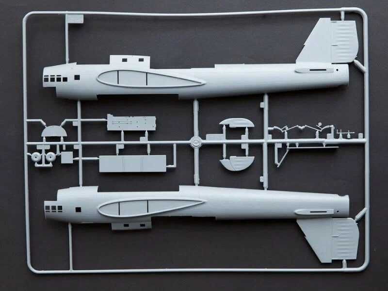 Сборная модель самолета Пе-8 (Звезда 1/72)