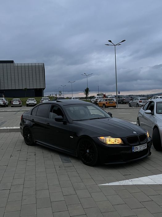 BMW E90 facelift 320i