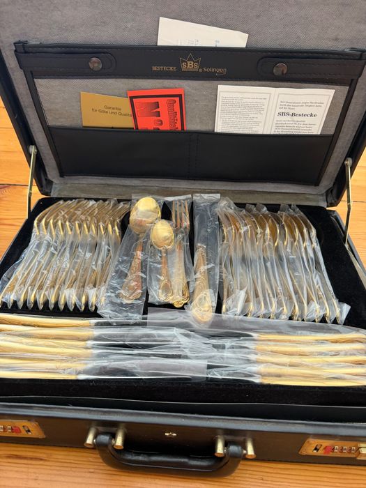SBS Solingen „Vienna“ – луксозен комплект прибори, 72 части,
