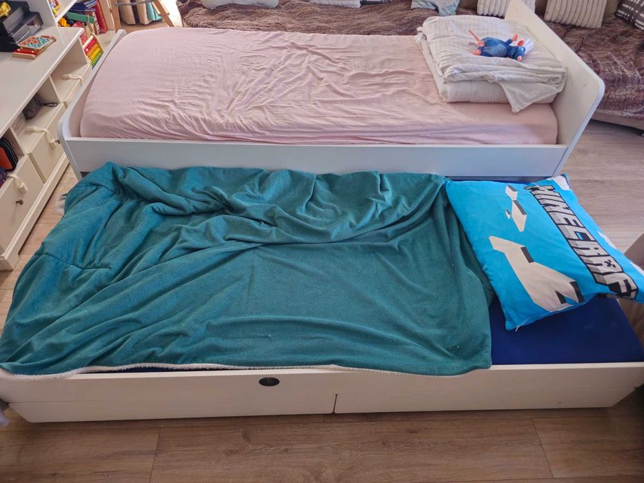 Pat extensibil pentru copii 200x90 cm, cu 2 saltele și 2 sertare. 850 lei lej