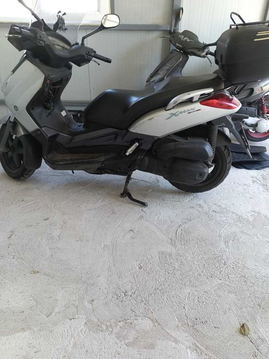 Скутер Yamaha X MAX 125