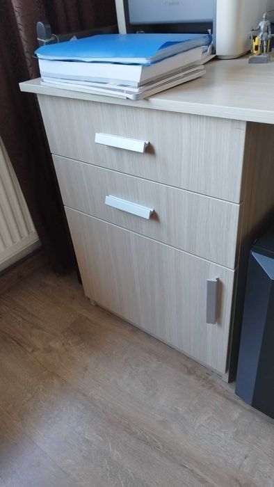 Birou făcut pe comandă