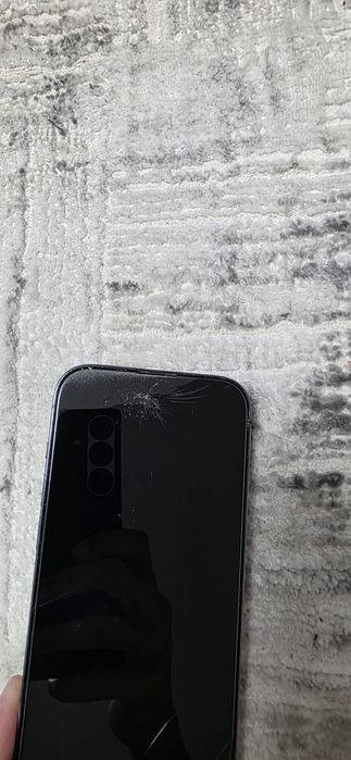 iPhone 14 pro mov vand/schimb negociabil + husa SimplyCarbonFiber