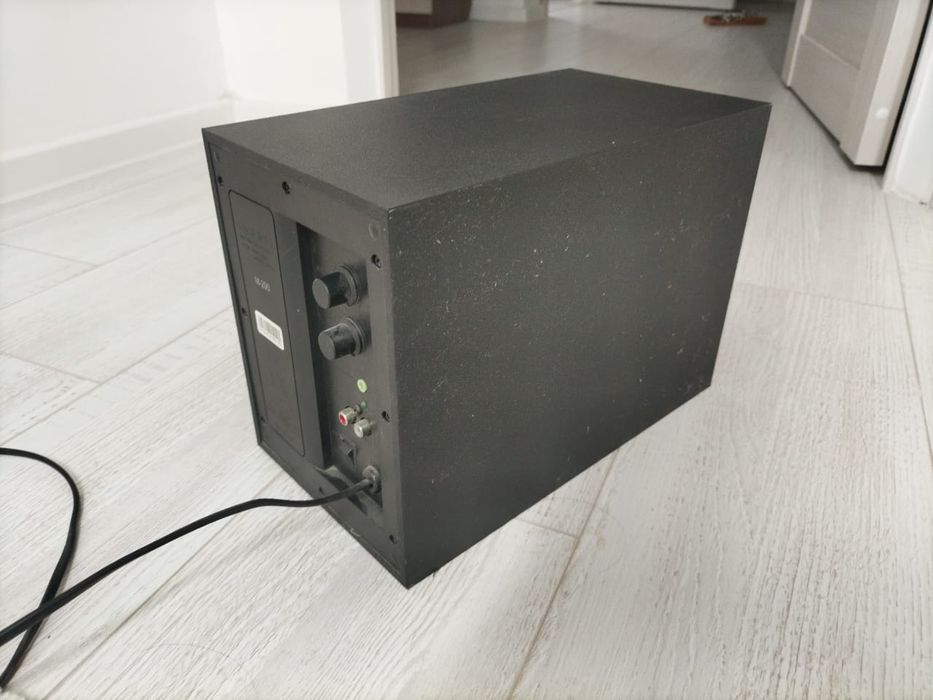 Продам сабвуфер(усилитель звука)