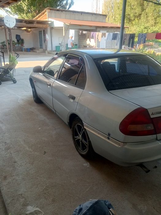 Митсубиши лансер