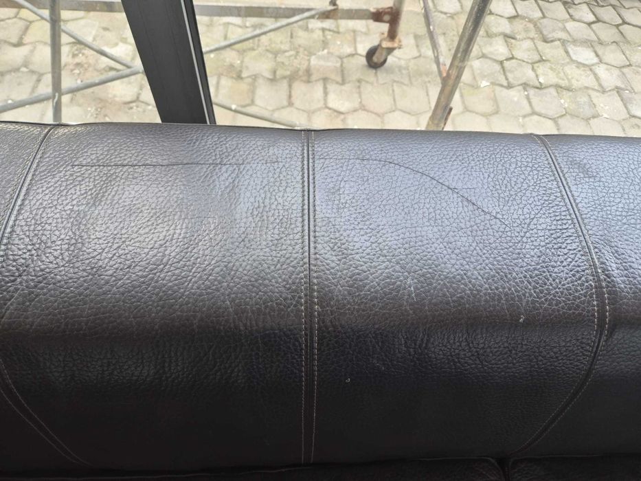 Canapea piele foarte frumoasa