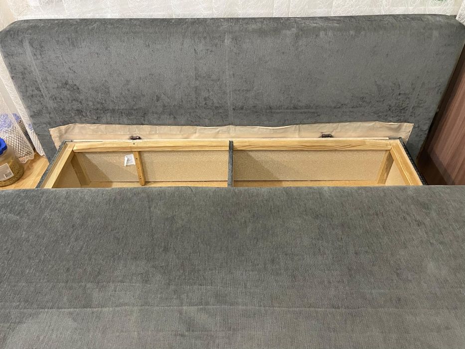 Диван в хорошем состоянии