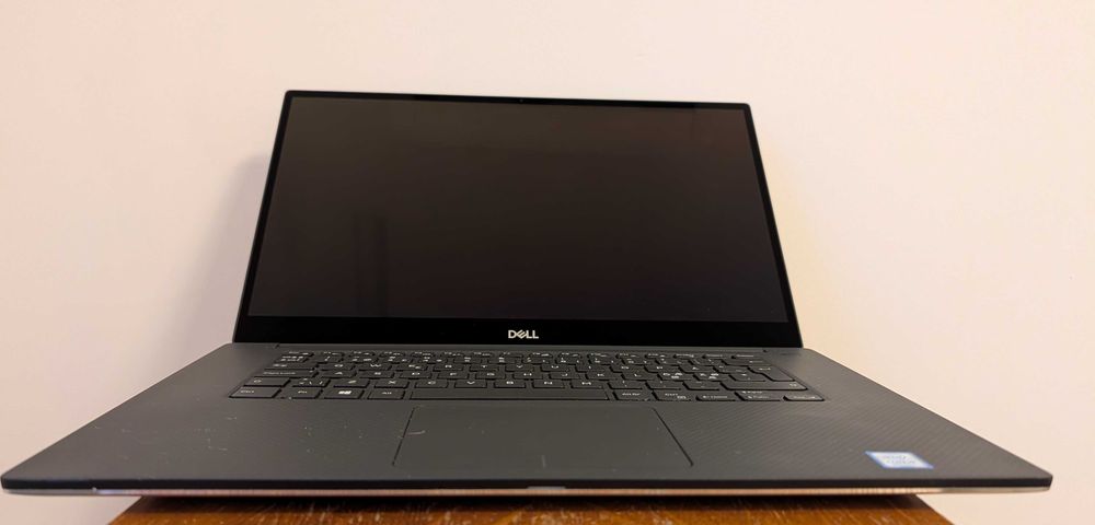 Dell XPS 15 7590 | Intel i9-9980HK | 32GB RAM | 1TB SSD | 4K OLED