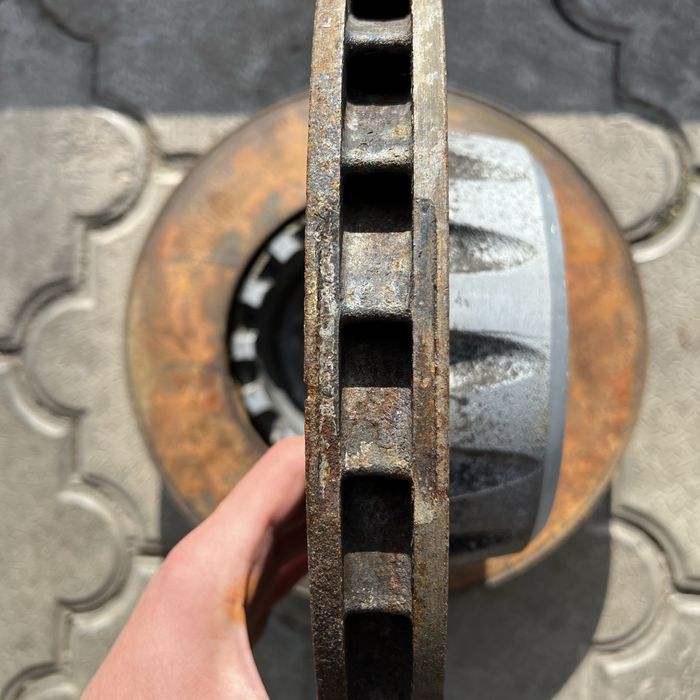 Тормозные диски колодки bmw m5 e39 бмв м5 е39