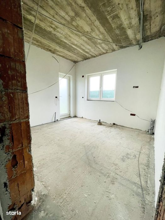 Casǎ de vânzare 7 camere P+E Sânmartin