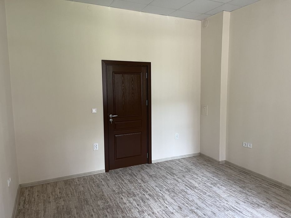 Дава се под наем Офис в Елена - 24 кв.м за 127.5 € - Снимка #2