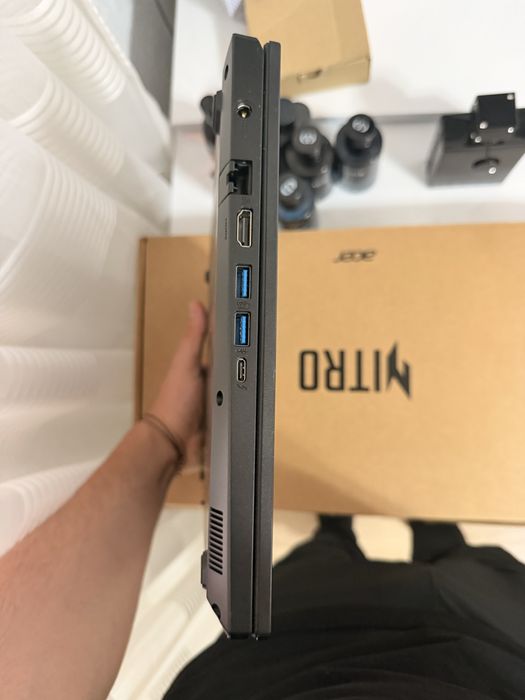 Acer Nitro V15 ANV15 15’6 RTX-4050 165Hz
