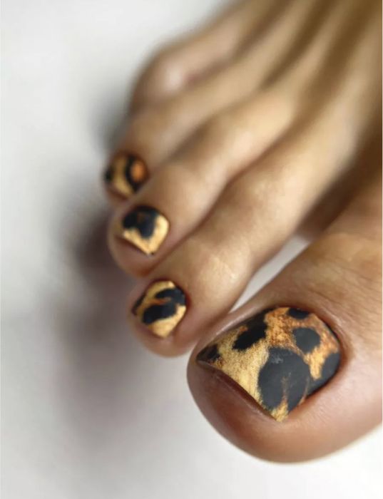 Гель лак, наращивание ногтей, педикюр