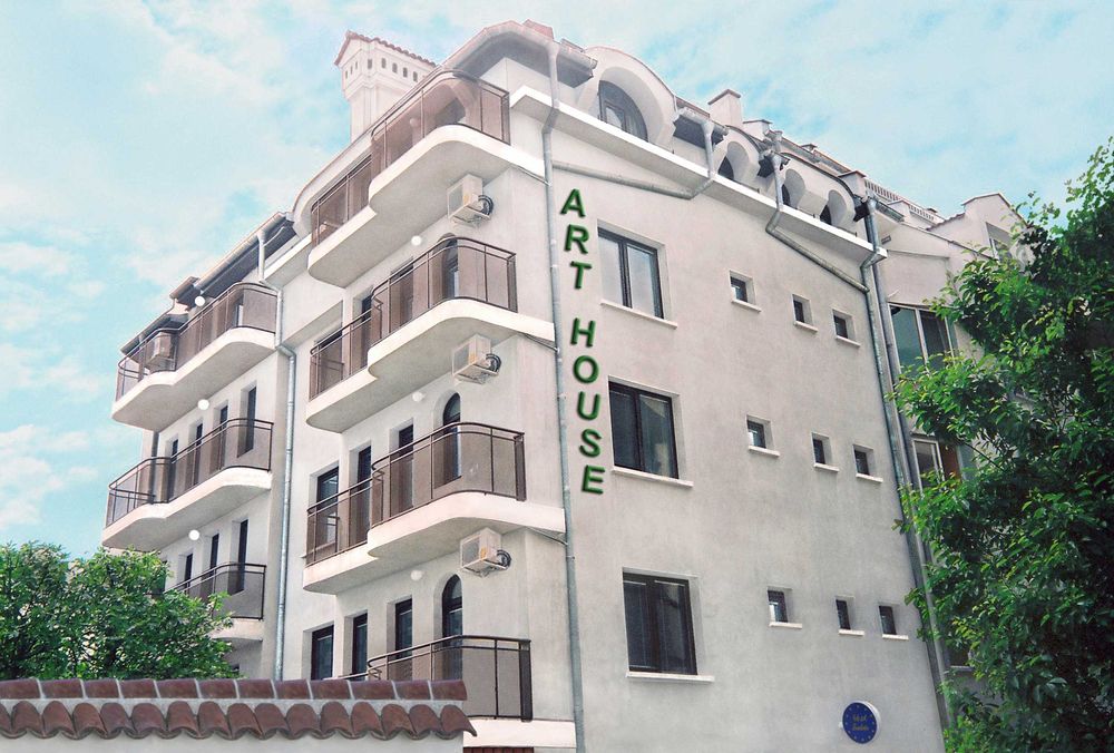 Дава се под наем Двустаен апартамент в Пловдив, Център - 70 кв.м за 408 € - Снимка #1