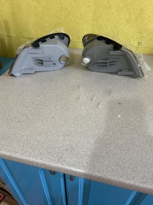 Продаеться поворотники Опель Вектра Б