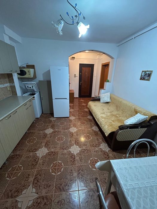 Închiriez apartament cu o cameră