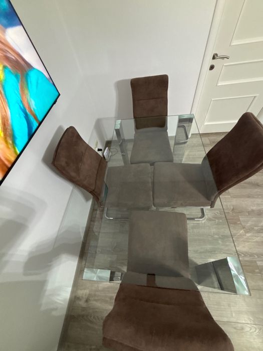 Vând masă și scaune Mobexpert!