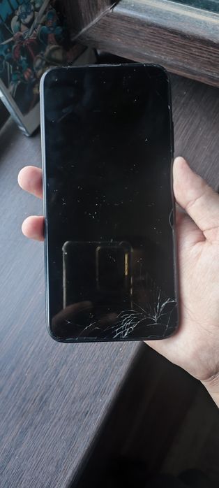 продаю бу Huawei P40 lite