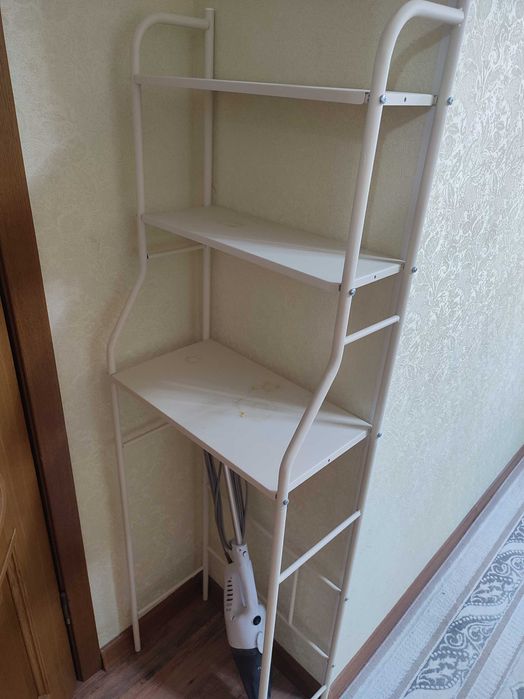 Полки для туалета и ванной