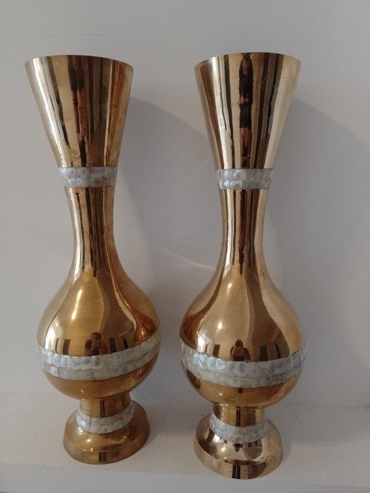 Vaze de podea realizate din bronz masiv și sidef de dimensiuni mari,piese deosebite cu o lucrătură de o foarte mare finețe h ,55 cm
