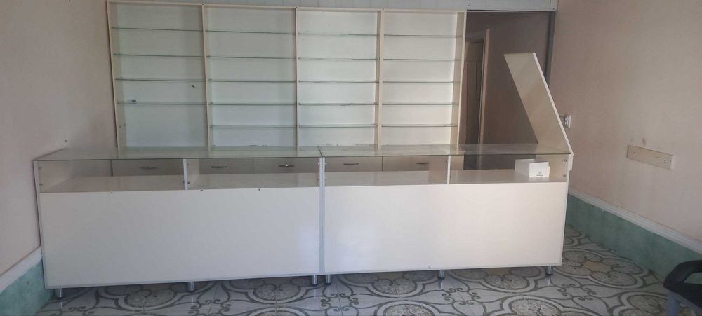 Apteka optika uchun mebel