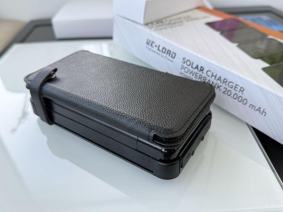 Baterie externă cu 3 panouri solare•20.00mAh-20W , 2 iesiri,Noua