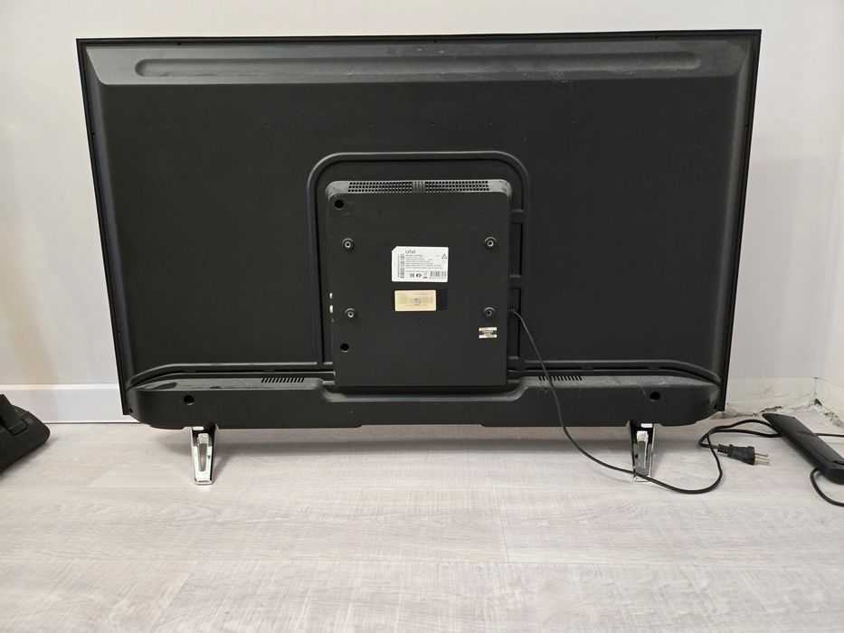 Телевизор artel 43 AF 90 G бу