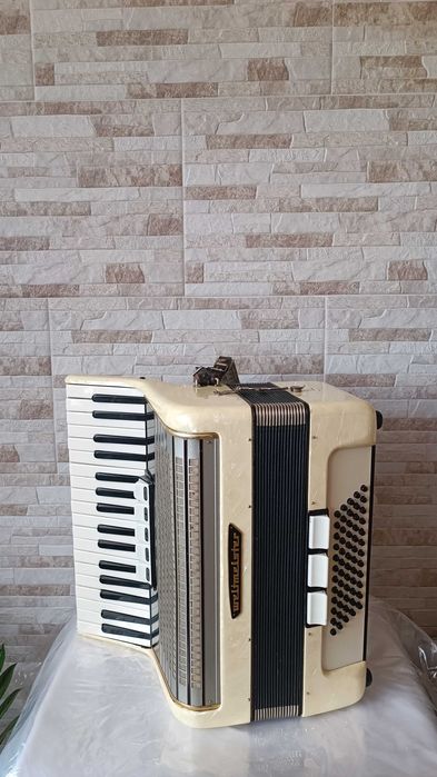 Акордеон - Weltmeister - 60 баса - Made in GDR