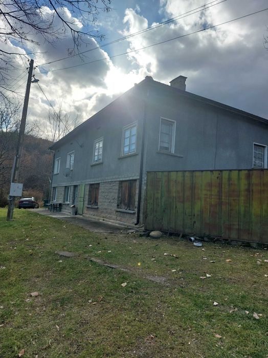 Продавам къща.Село-Караш