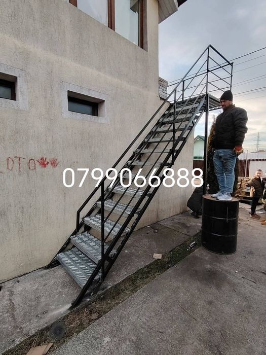 Scări metalice zincate