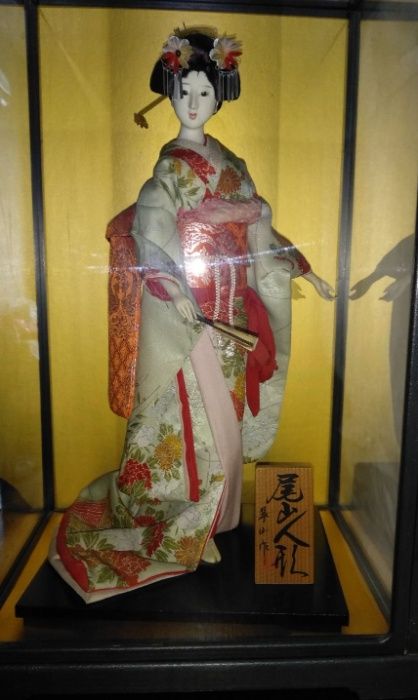 Японска колекционерска кукла