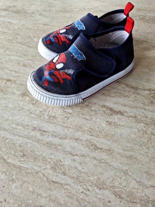 Детски сандали и маратонки 26/27