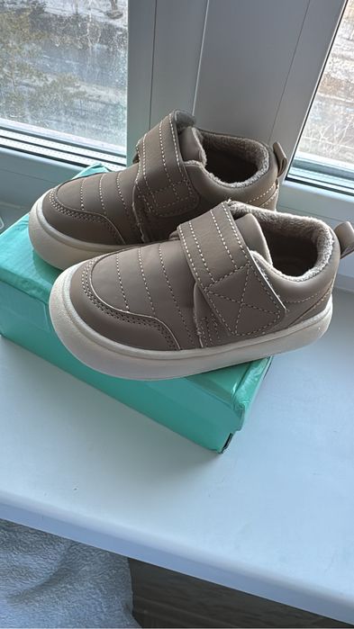 Продам новую обувь . Теплая . Не подошел размер