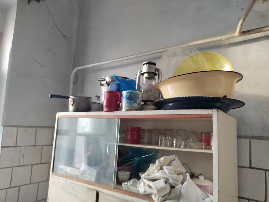 Электрический чайник и плитка