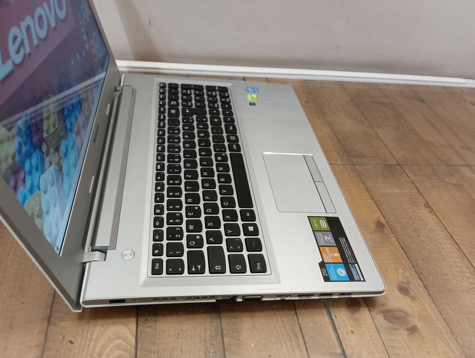 Лаптоп Lenovo Z50-70 i5-4210U 8GB RAM  256GB SSD  нова батерия - 15,6"