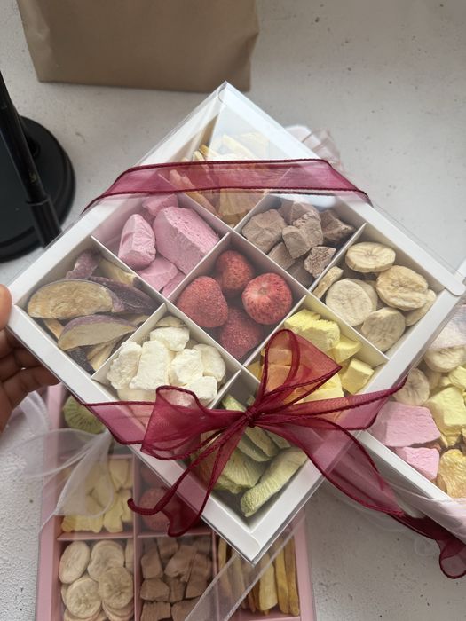 Сублимированное мороженое и фрукты